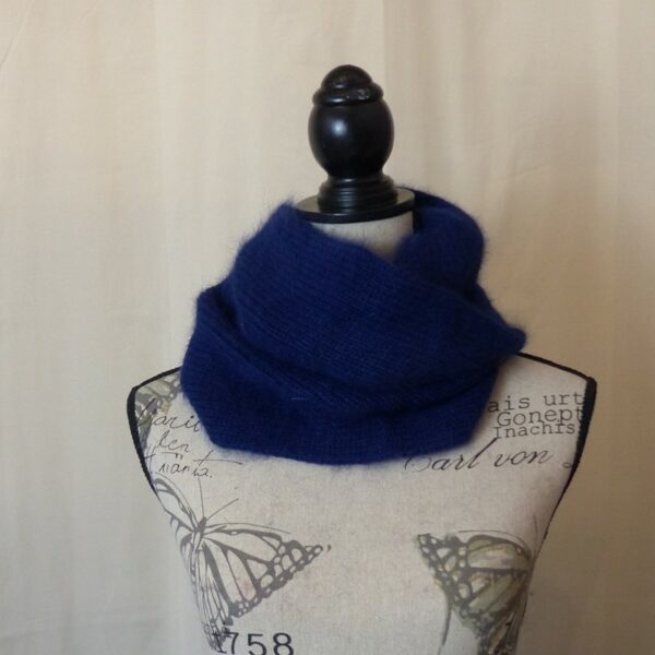 Snood 80% angora Bleu marine