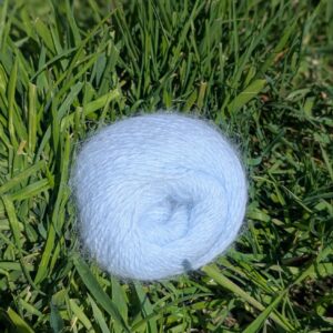 Pelotes 80% Angora 20% mérinos Bleu pâle