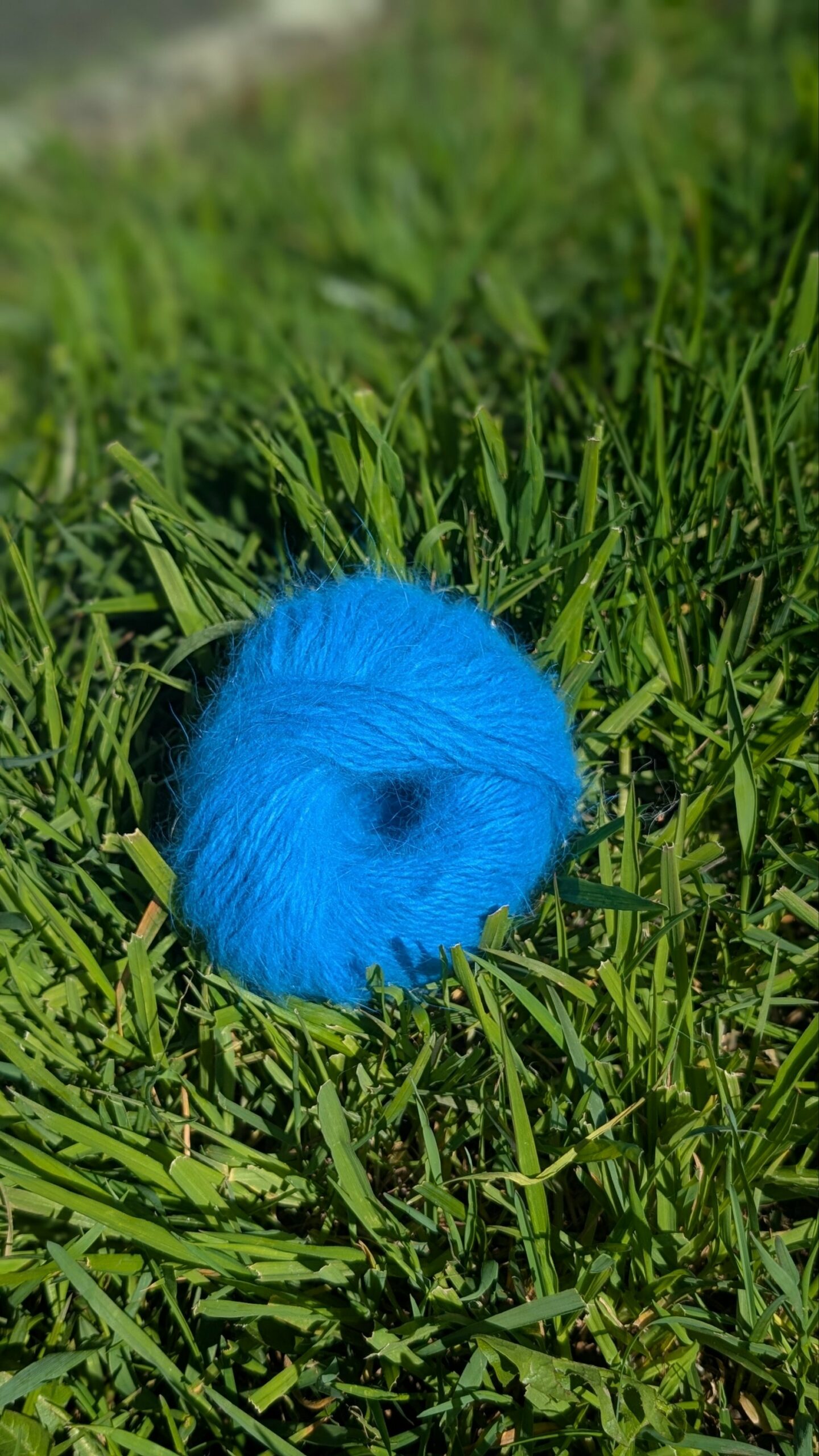 Pelotes 80% Angora 20 % merinos Bleu Electrique